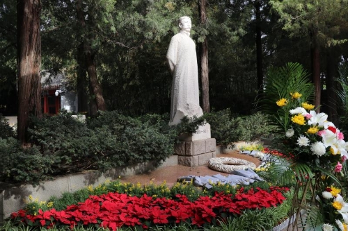 685885623983130566 685885623983130566